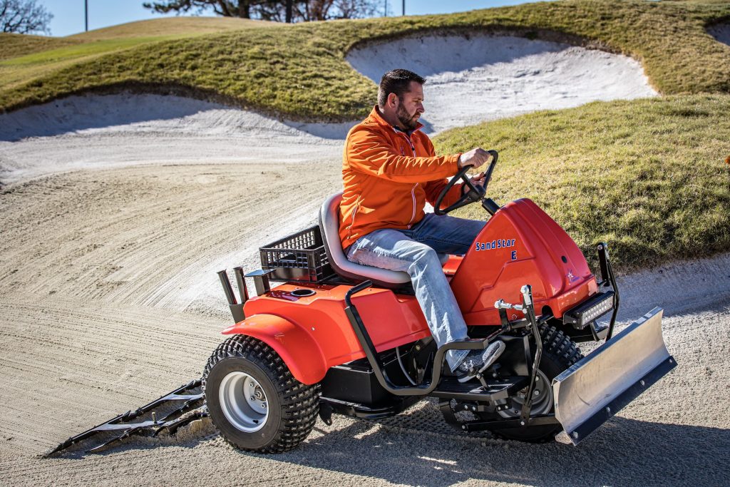 The NEW Smithco Sand Star E electric bunker rake - Landscape and ...